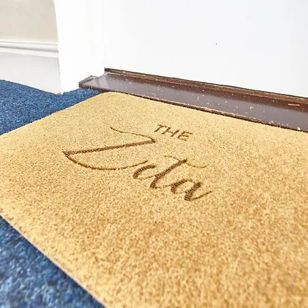 Host & - The Zeta * Saltburn-by-the-Sea